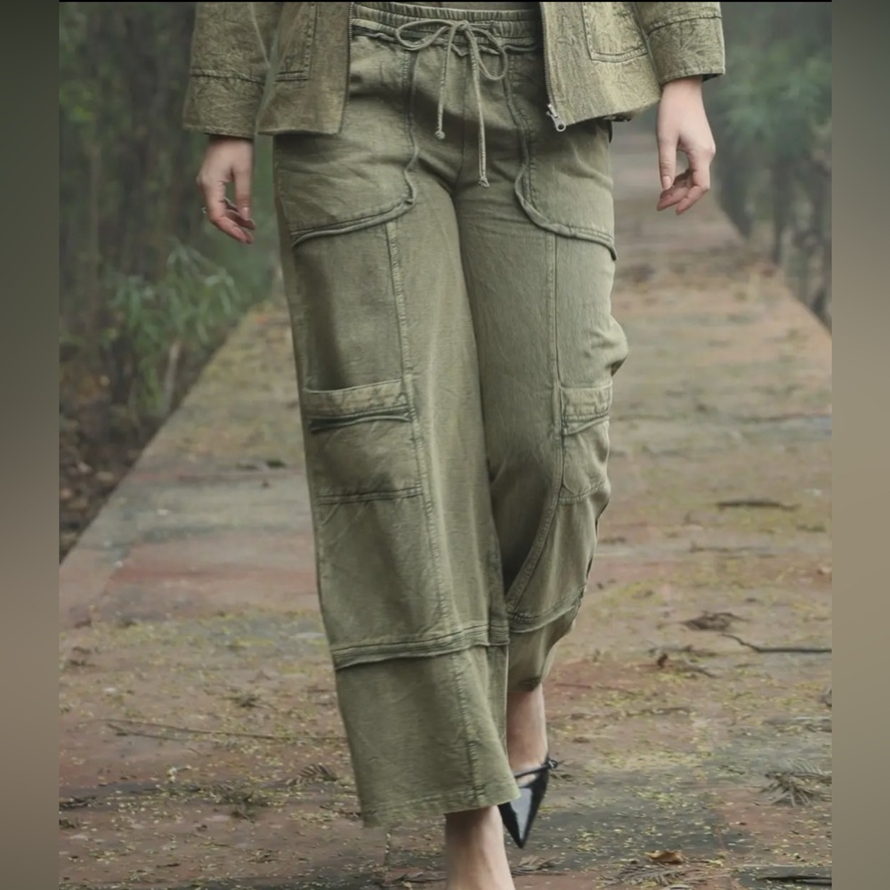 Avani Del Amour wide leg utility Olive Green Cargo Pants New $114